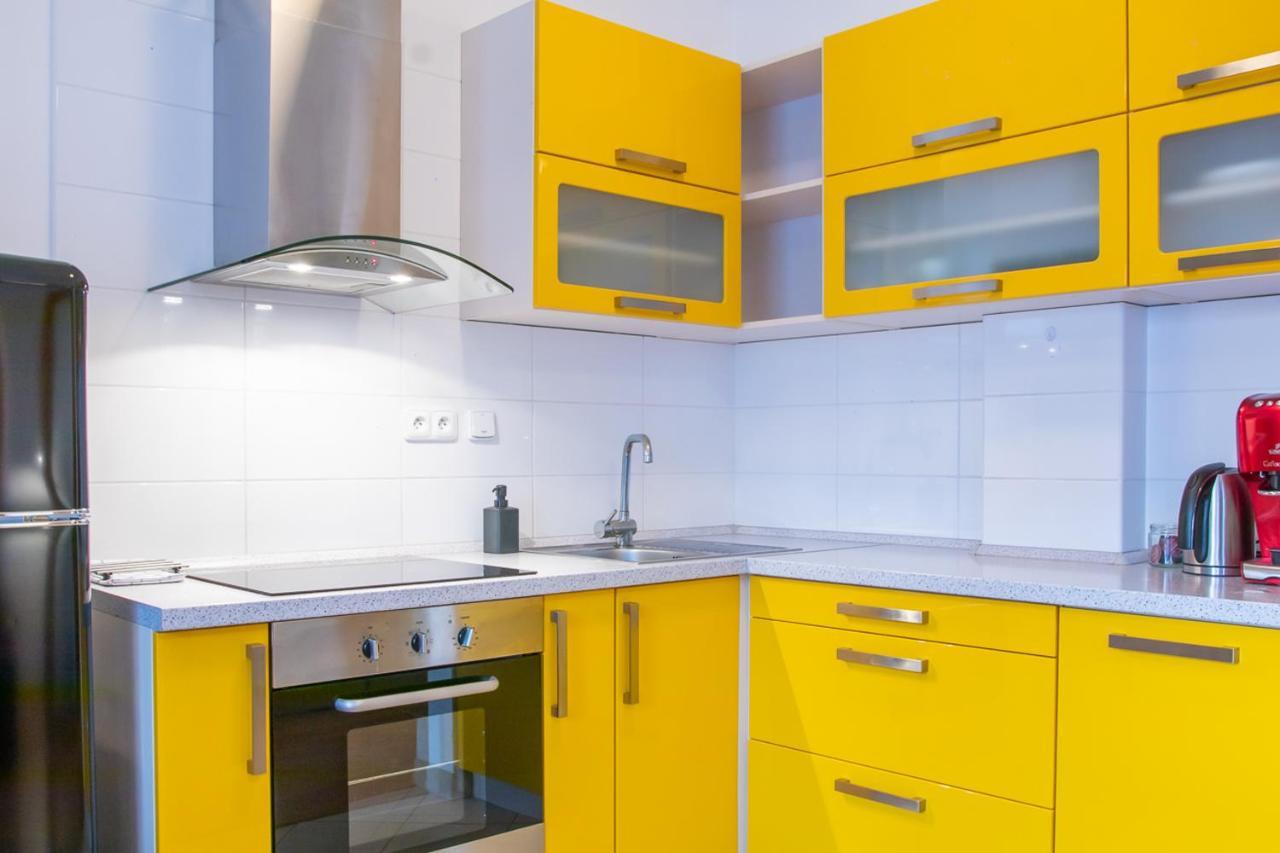 Yellow Apartment Ostrava Esterno foto